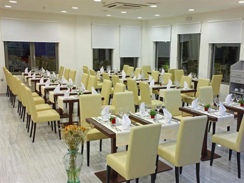 Olympic Palladium 레팀노 외부 사진
