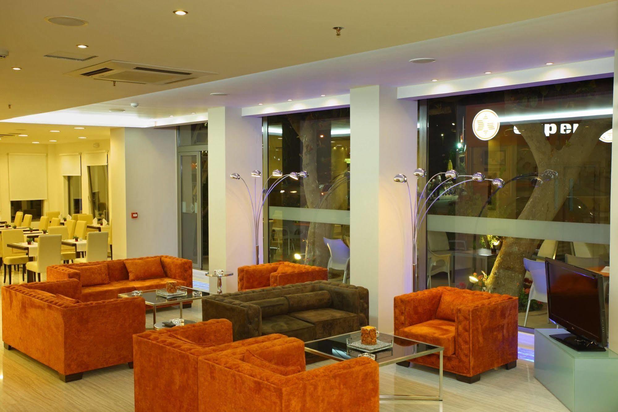 Olympic Palladium 레팀노 외부 사진